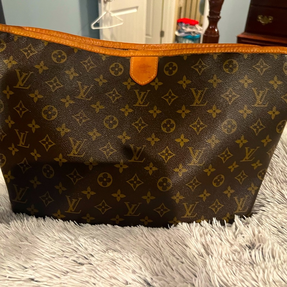 Louis Vuitton shoulder bag
